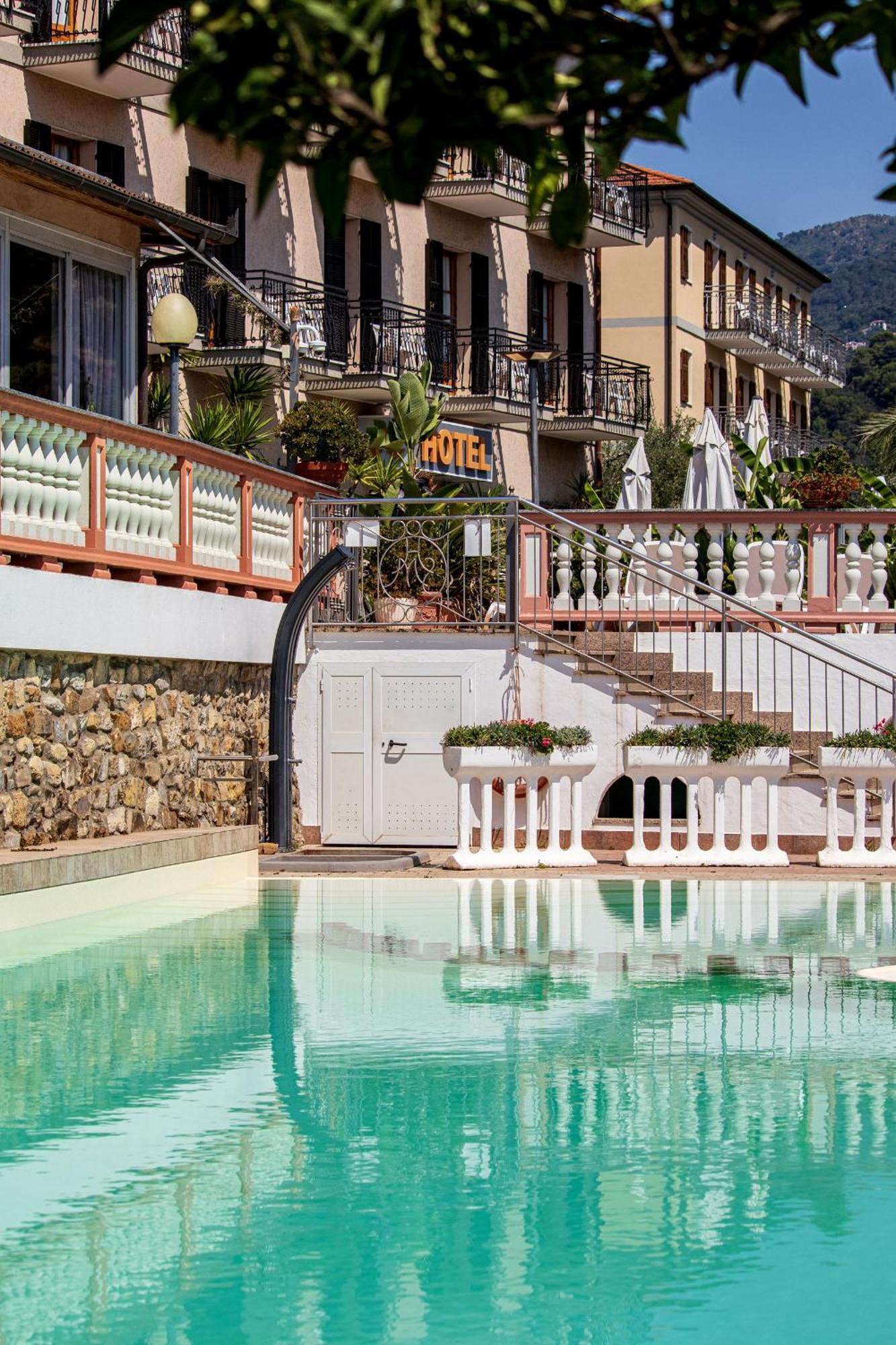 Albergo Ristorante San Matteo Сан-Бартоломео-аль-Маре Экстерьер фото